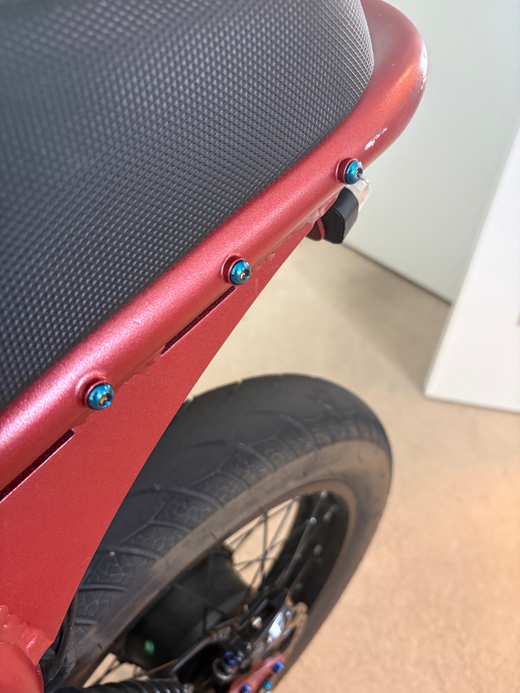 Titanium frame bolts for Macfox