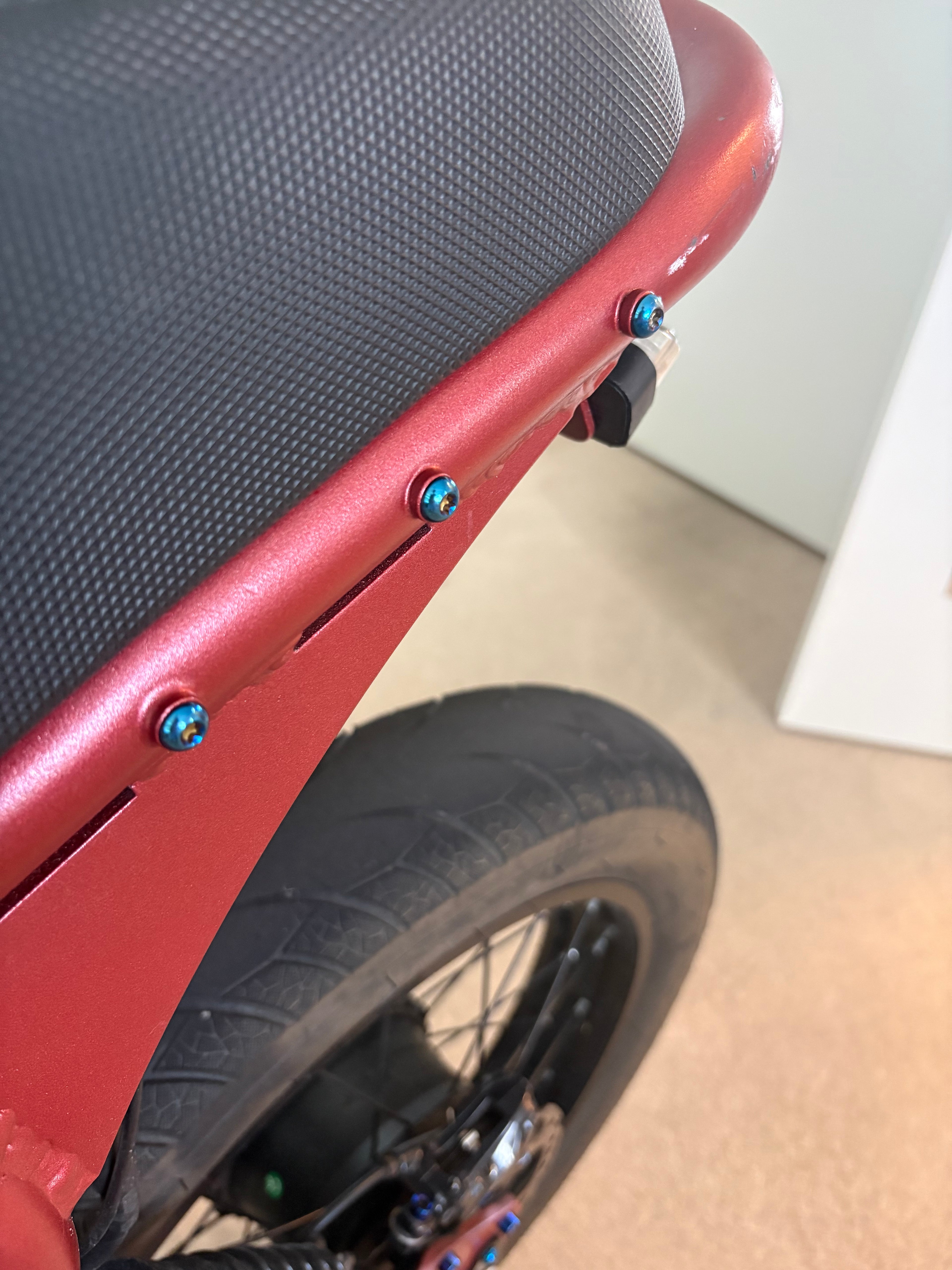 Titanium frame bolts for Macfox