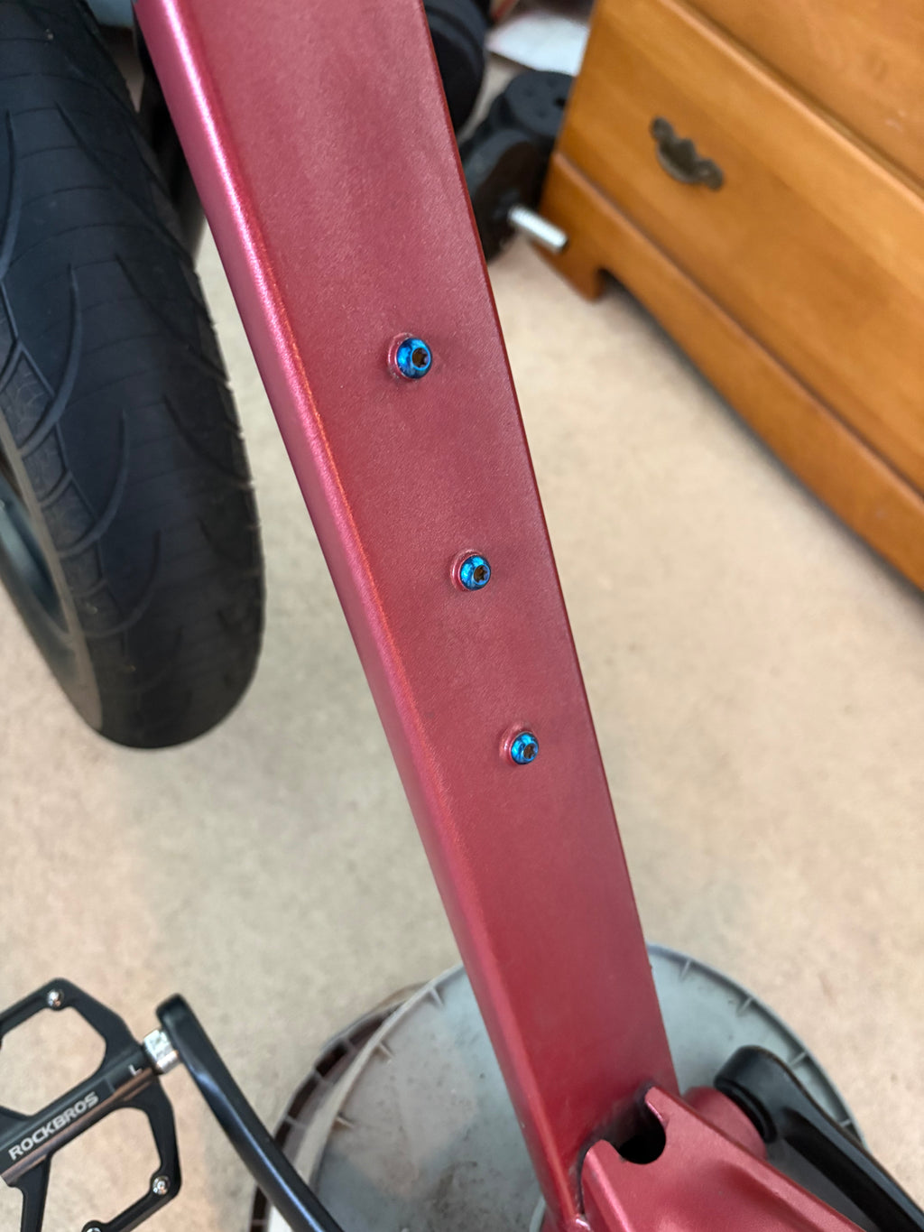Titanium frame bolts for Macfox